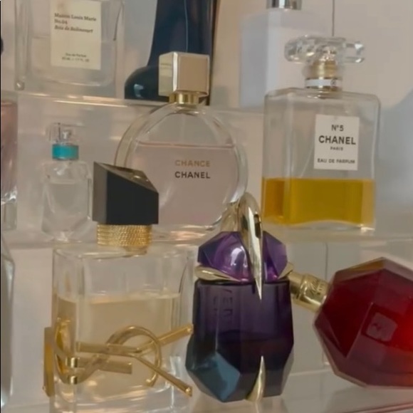 Meet your Posher, Bridget - Picture 1 of 1